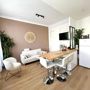 https://nice-appartement-t3-rnov-de-50-m2.fr-provencehotel.com