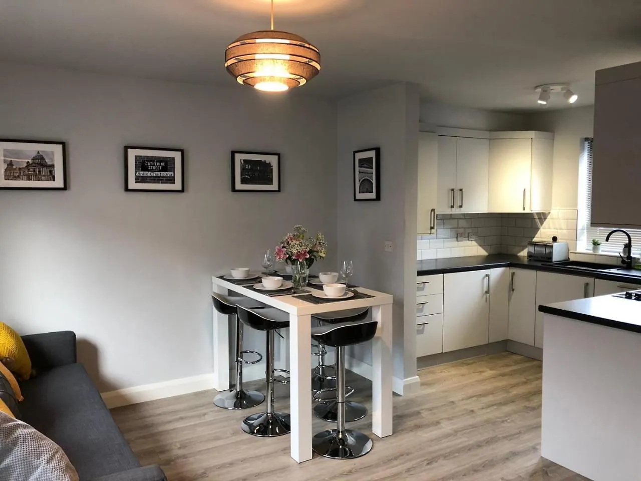 City Centre Townhouse-3 Bedrooms & Parking - Excellent Location Belfast 0*,  United Kingdom