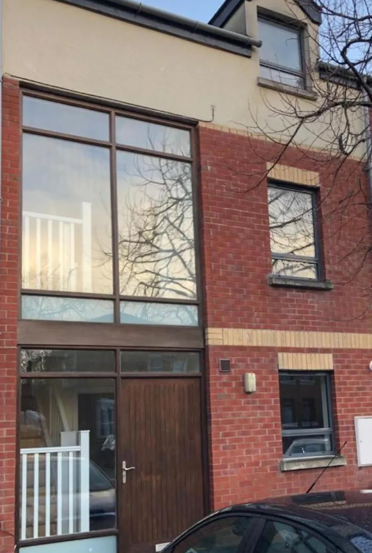 Holiday home City Centre Townhouse-3 Bedrooms & Parking - Excellent Location Belfast