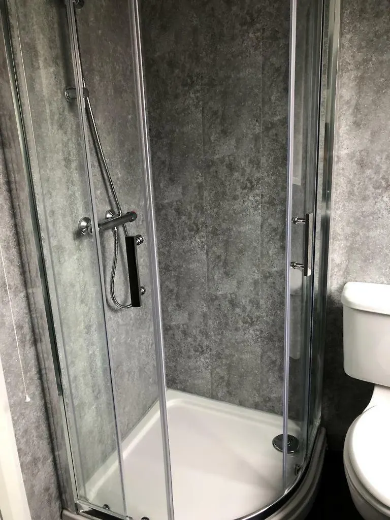 City Centre Townhouse-3 Bedrooms & Parking - Excellent Location Belfast 0*,